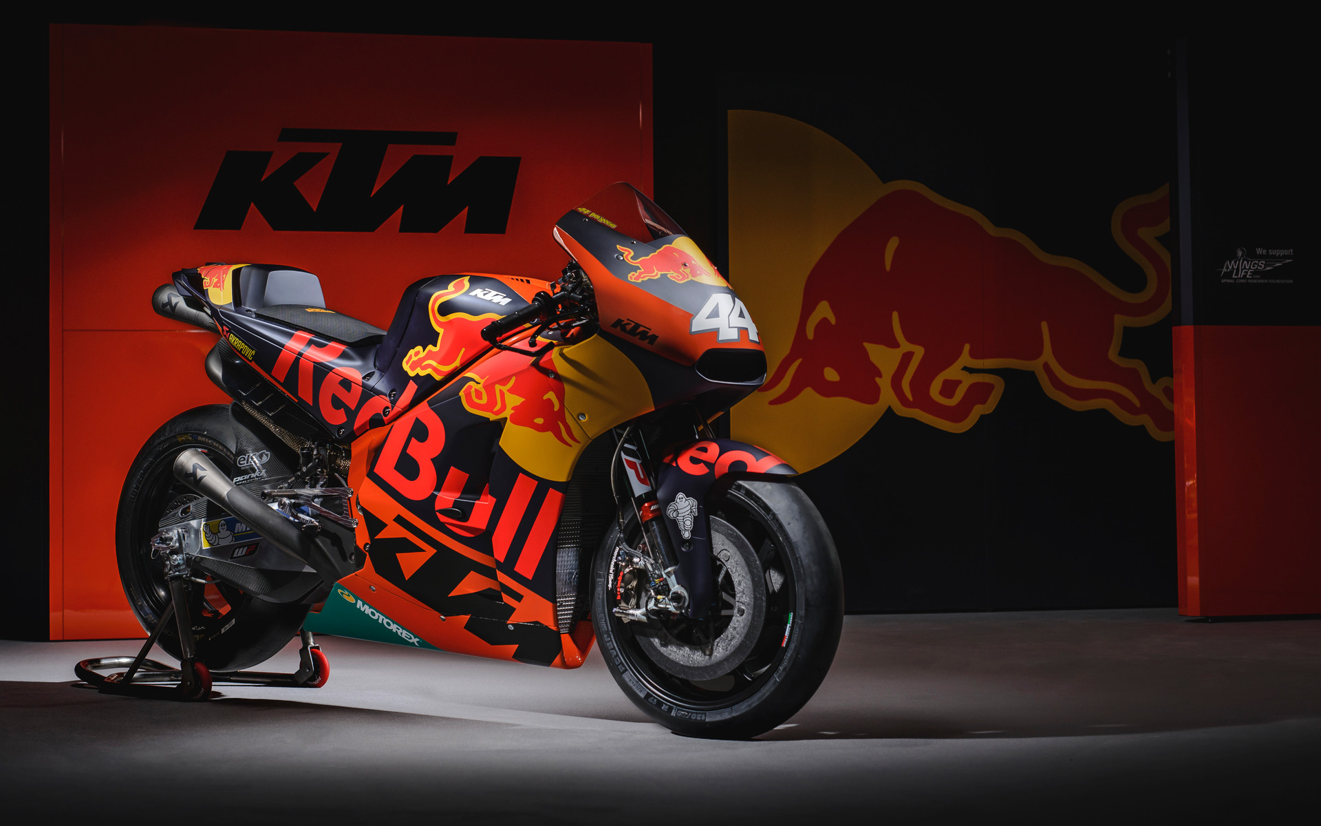 Pol Espargaro KTM RC16 2017 - On Stand