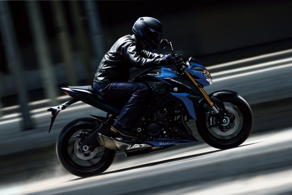 Suzuki GSX-S1000 - Blue & Black Exterior - Side - Dynamic