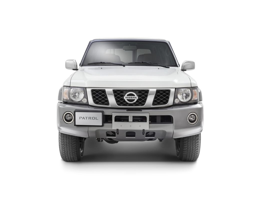 2017 Nissan Patrol Super Safari Y61 - White Exterior - Front - Static