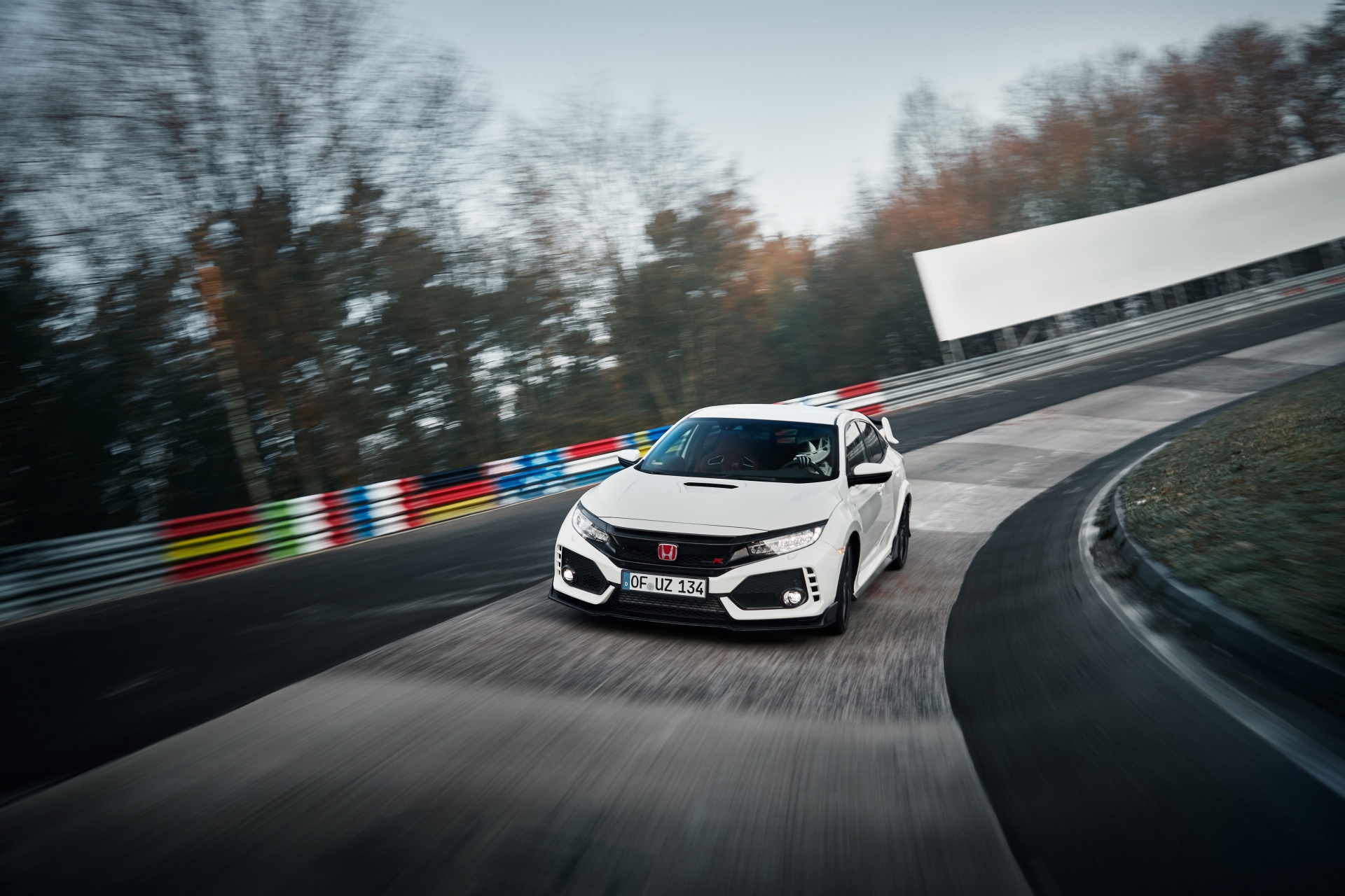 2017 Honda Civic Type R – White Exterior – Front – Dynamic – Nurburing Lap Record