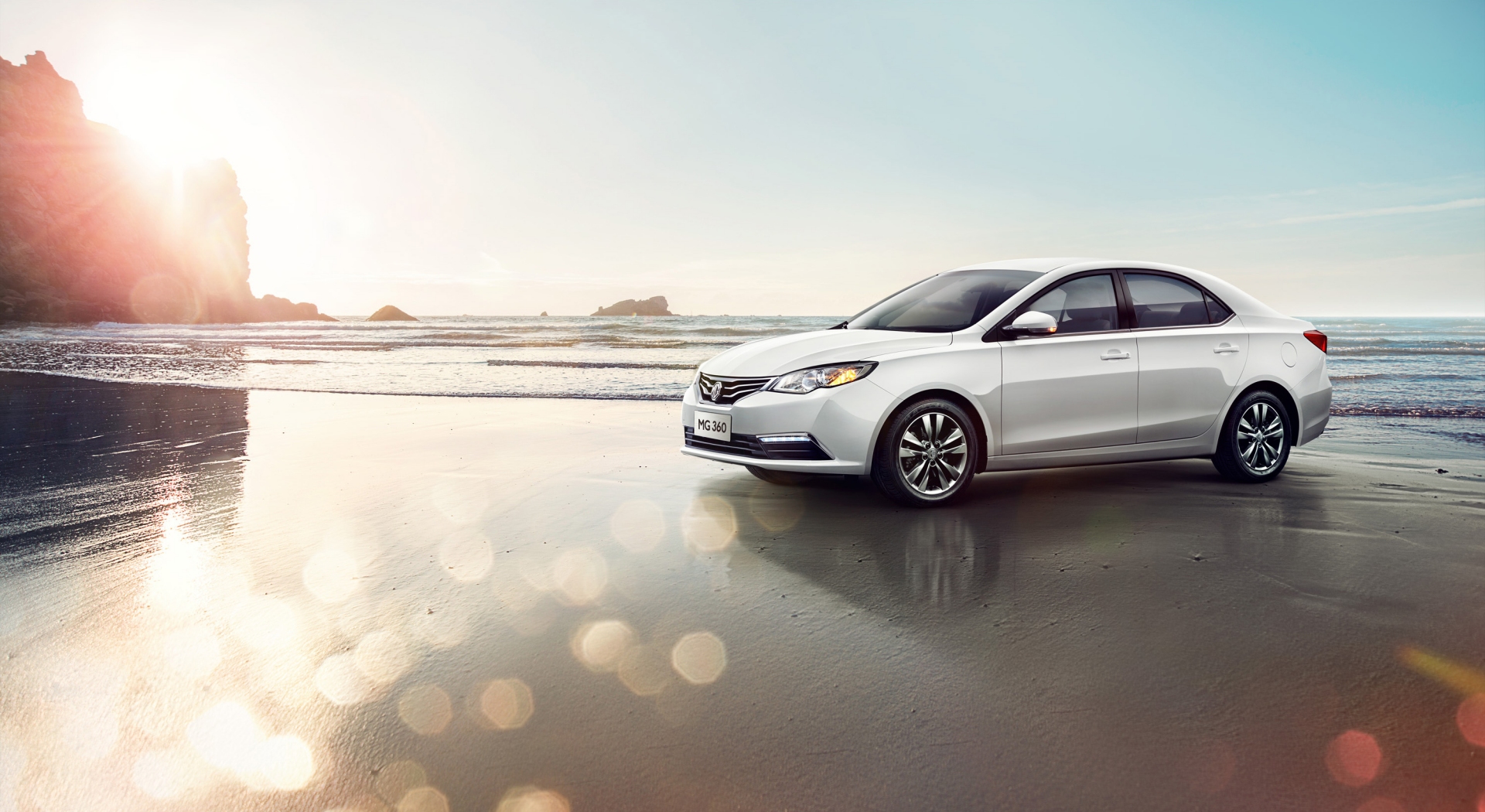 2018 MG 360 - Silver Exterior - Front Side Quarter - Static