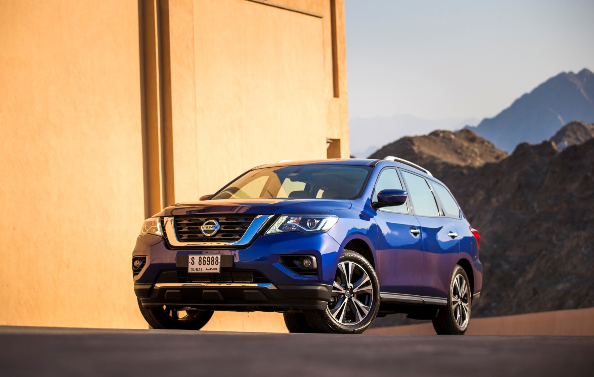 Nissan Middle East launches the refreshed 2018 Nissan Pathfinder - Blue Exterior - Front Right Side Exterior - Static