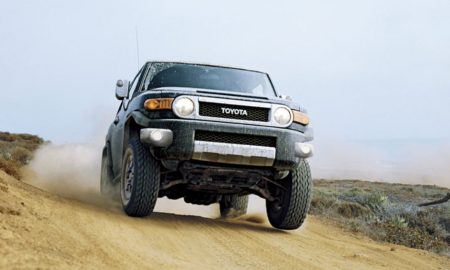 Toyota FJ Cruiser - Front View - Offroad - Dynamic