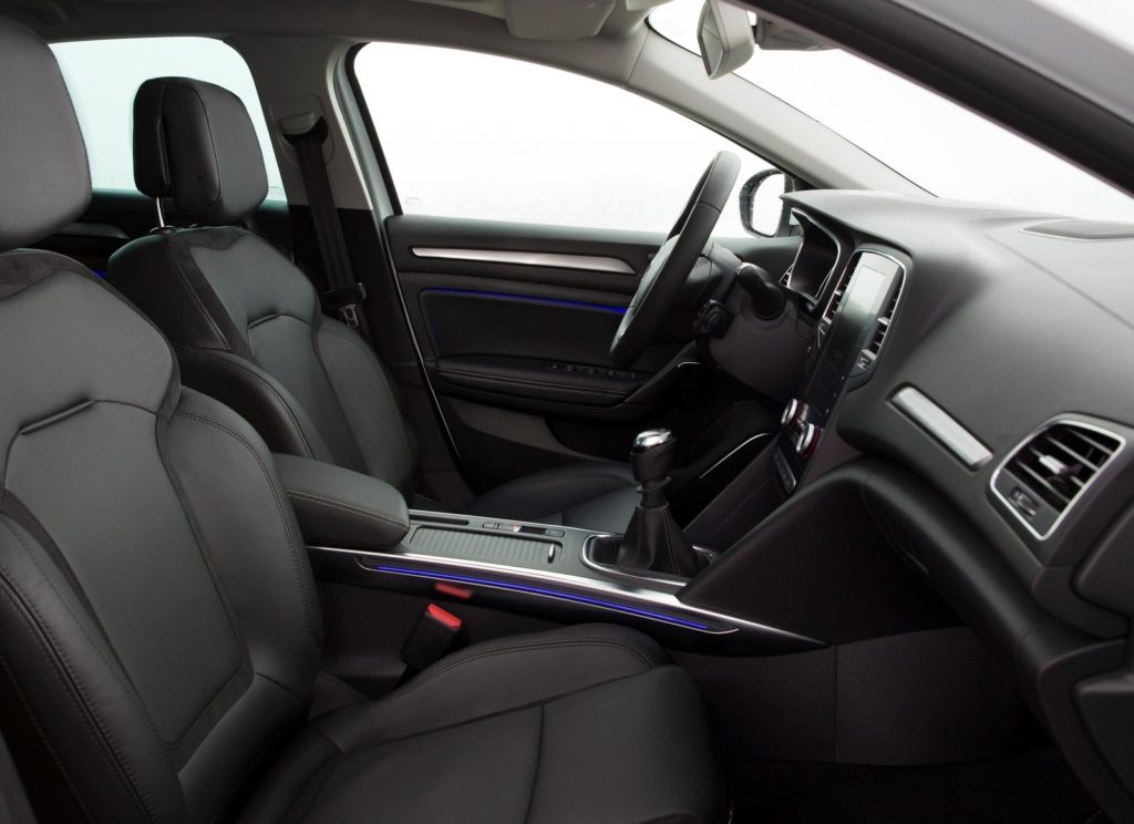 2017 Renault Megane Review - Interior - Front Seats