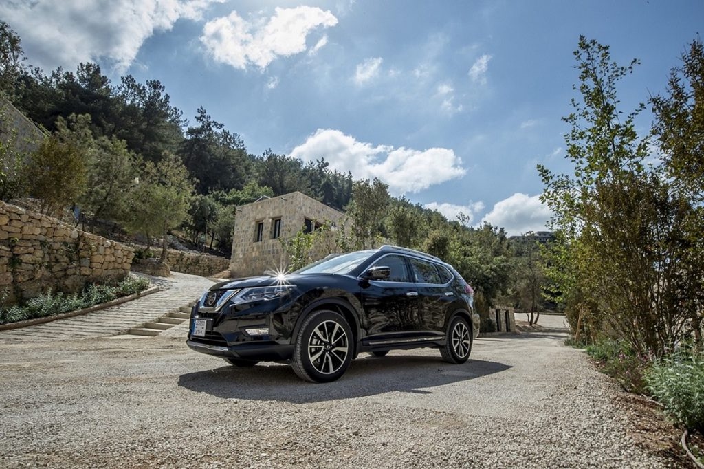 2018 Nissan X-TRAIL - Black Exterior - Front View