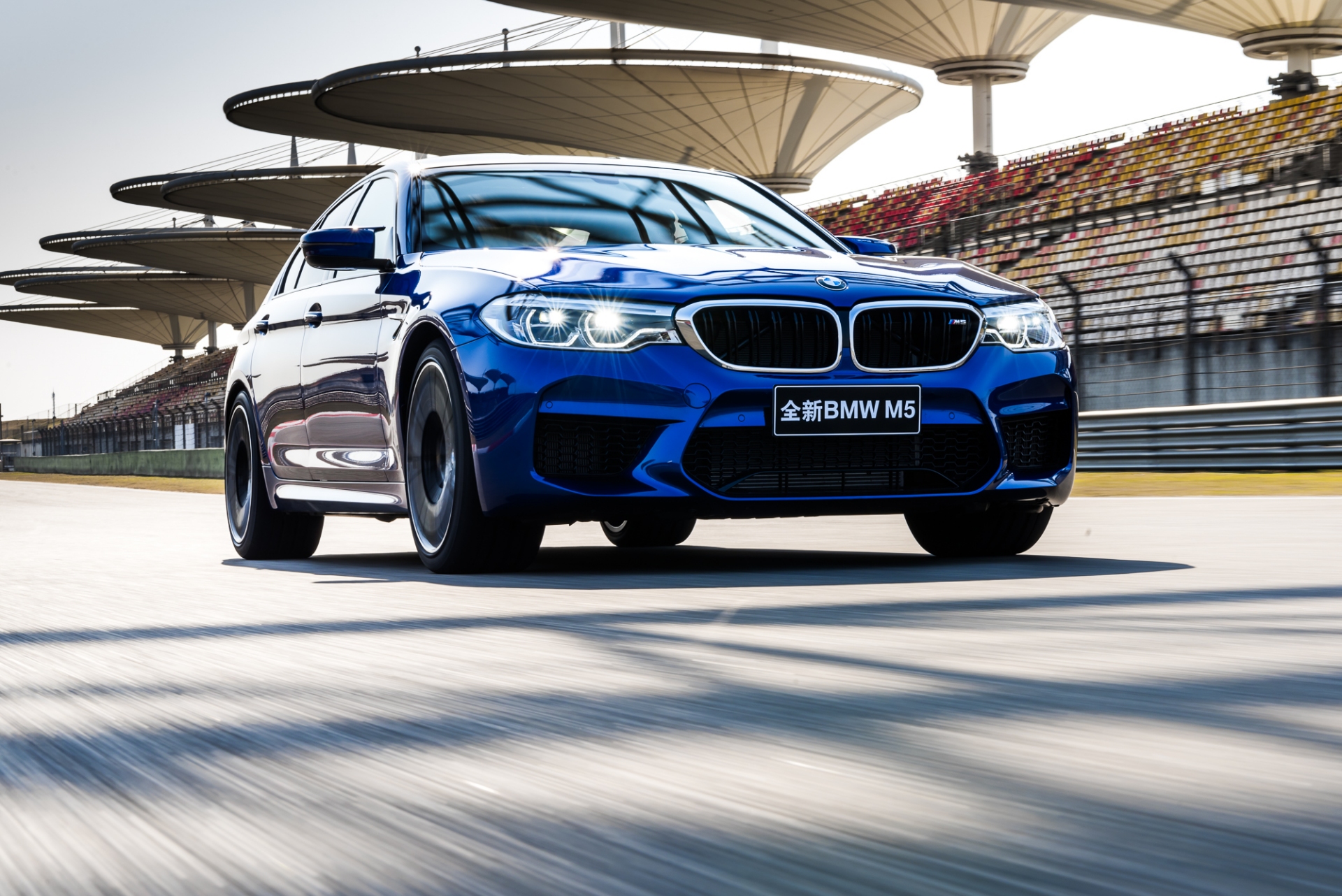 2018 BMW M5 - Blue Exterior - Front Side View